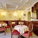 酒店 新昆塔特雷酒店 3*