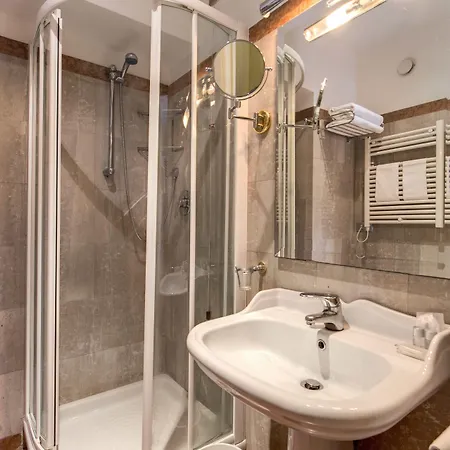 Hotel Cinquantatre Roma