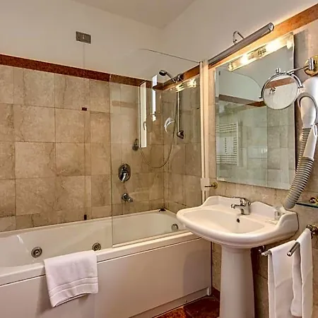 Hotel Cinquantatre 3*
