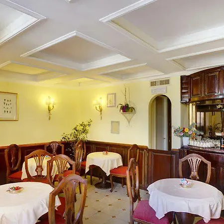 Hotel Cinquantatre Rome