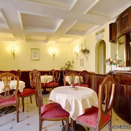 Hotell Cinquantatre 3*